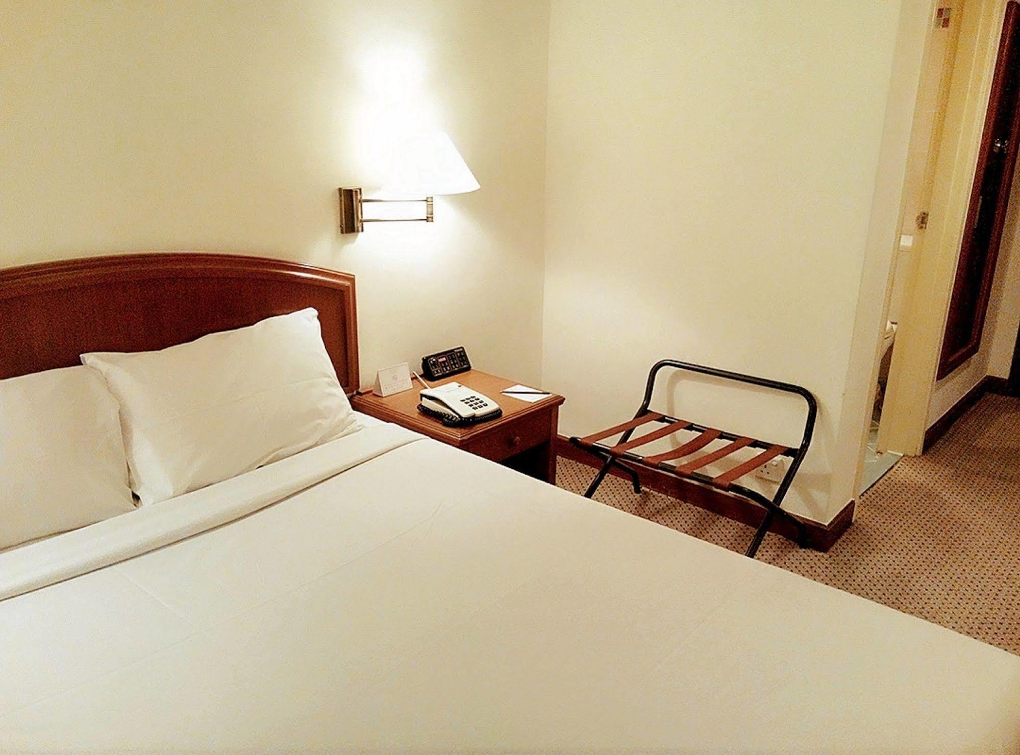 Mandarin Court Hotel Kuala Lumpur Extérieur photo